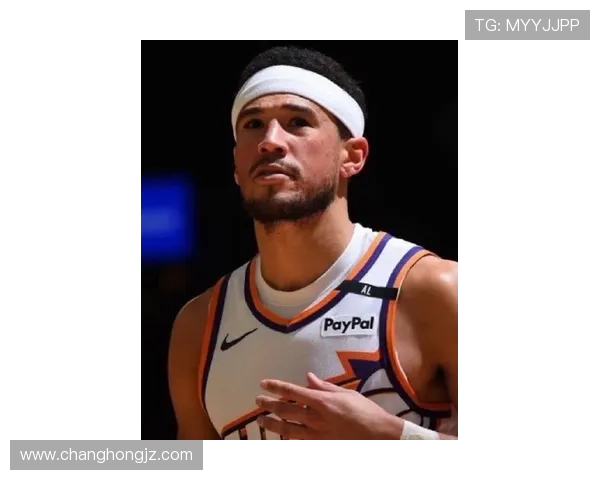 布克今夏或提前续约预计签下两年15亿美元合同