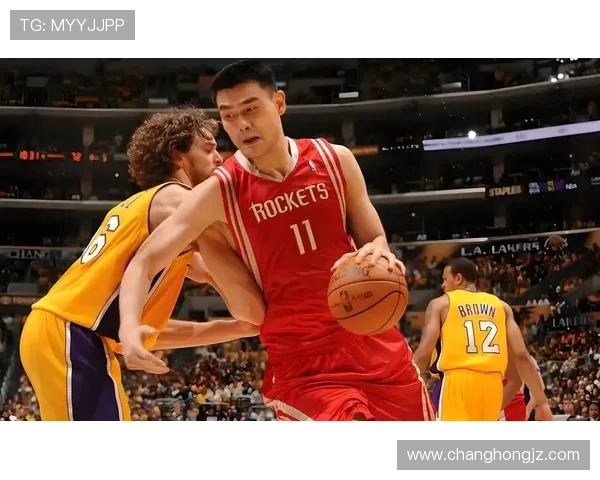 姚明带领火箭队勇夺NBA总冠军的辉煌历程与传奇时刻回顾
