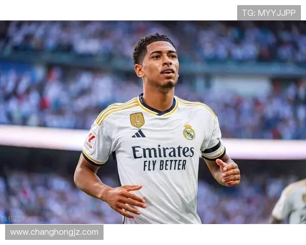 贝林厄姆皇马训练场展现惊人弹跳 腾空瞬间如天神下凡引网友热议